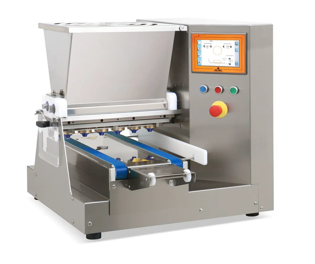 Dozator compact cu duze rotative